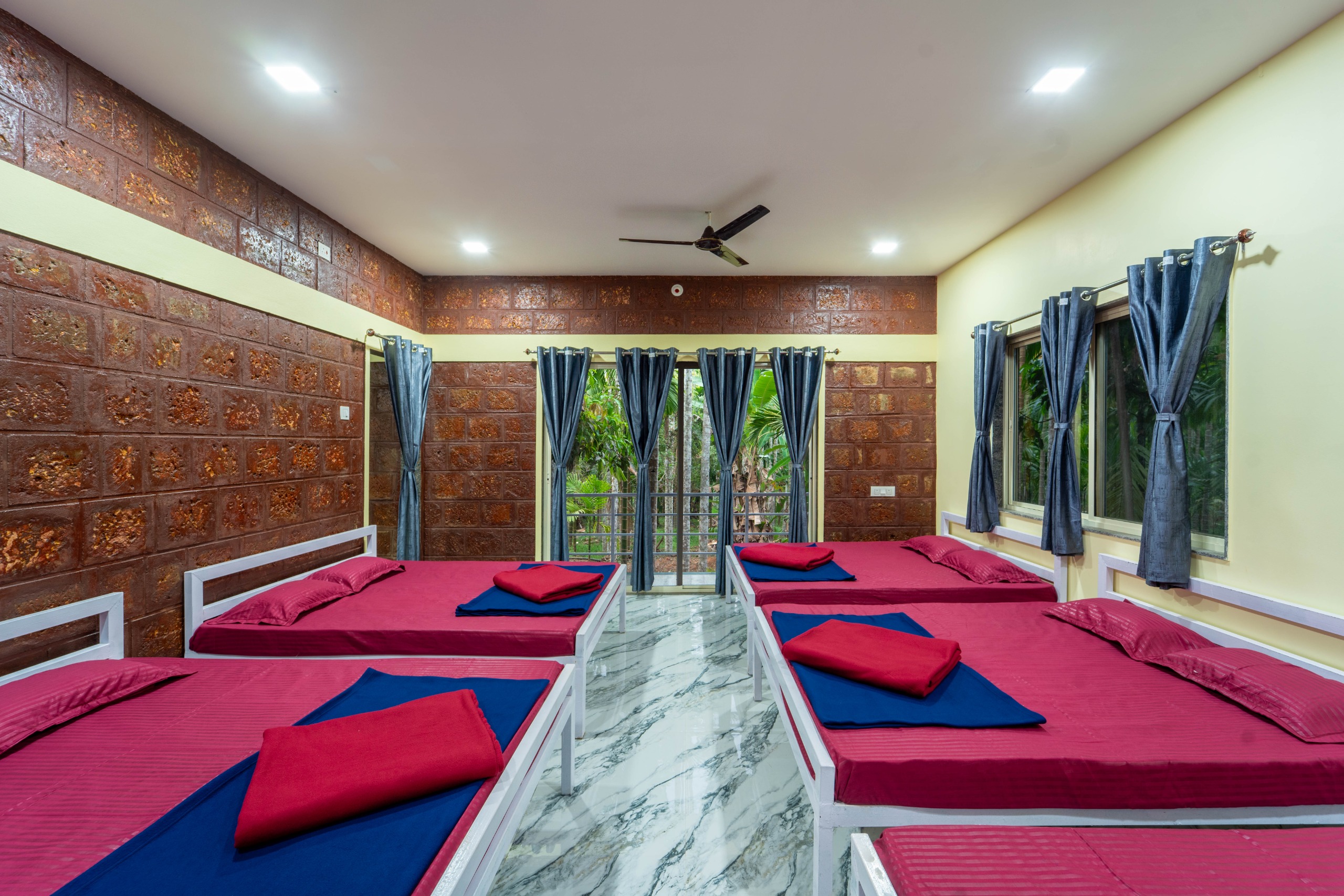 1 Day (23 hrs Package) 1600rs/head
